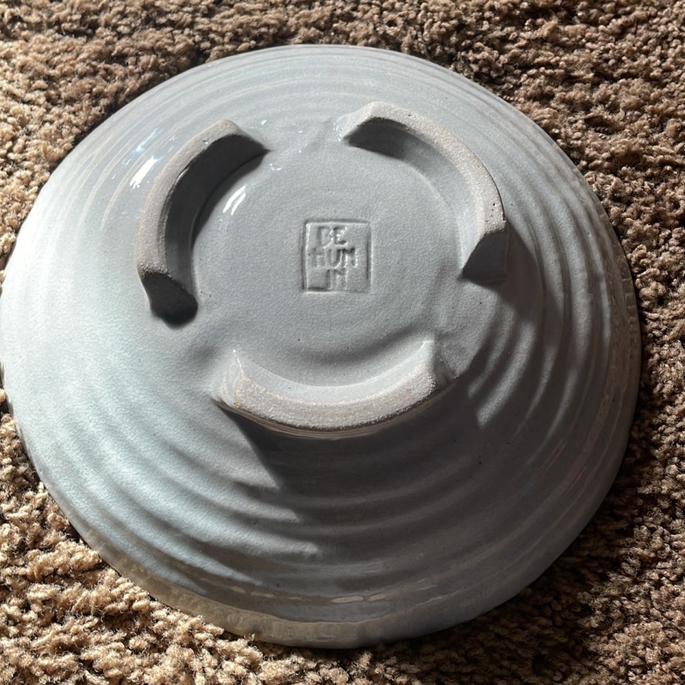 Be Hun In pottery bowl/dish 9x9.5 almost 3 inches tall with feet perfect - Picture 3 of 5